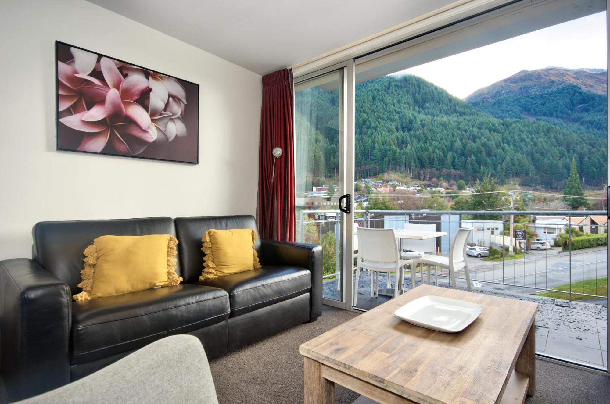 The Whistler Holiday Apartments Queenstown Exterior photo